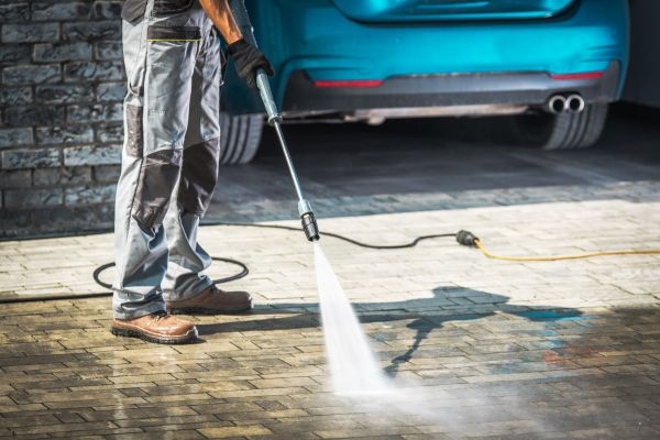 Driveway Pressure Washing in Kihei