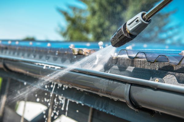 Gutter Pressure Washing in Kihei