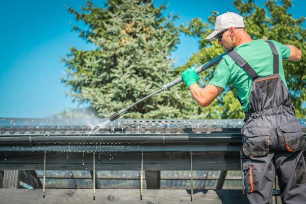 Gutter Power Washing in Kihei
